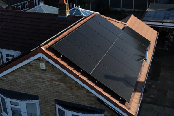Grid-tied vs off-grid solar systems explained